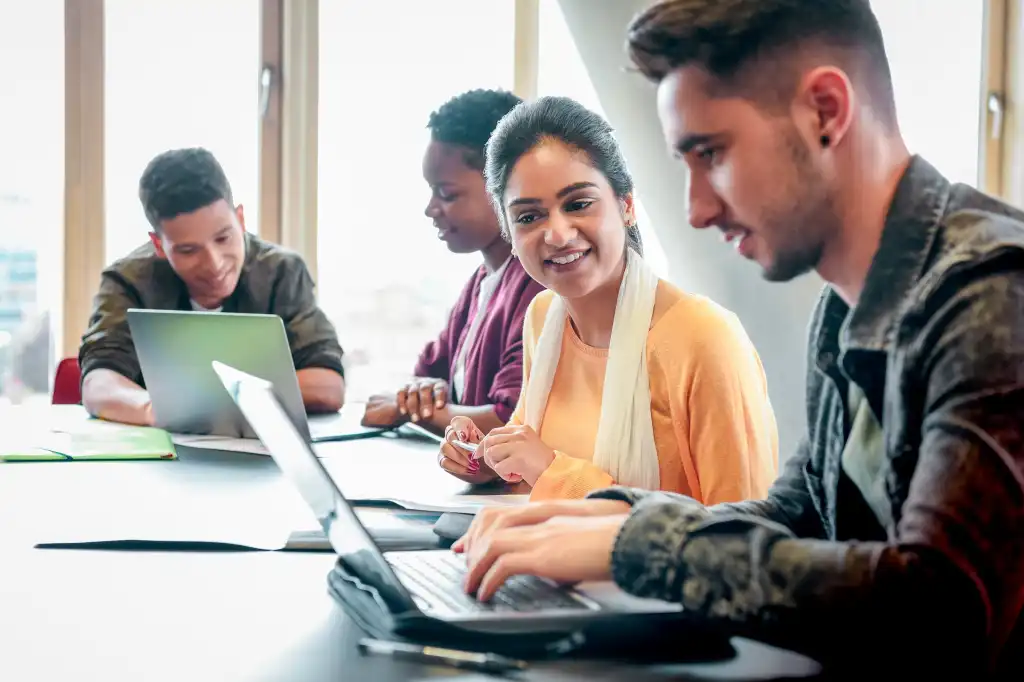 CIO | Middle East > Collaboration / teamwork / meeting / planning / strategy