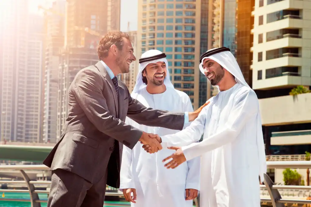 CIO | Middle East > Handshake / agreement / deal / teamwork / collaboration / partnership