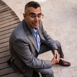 Vala Afshar